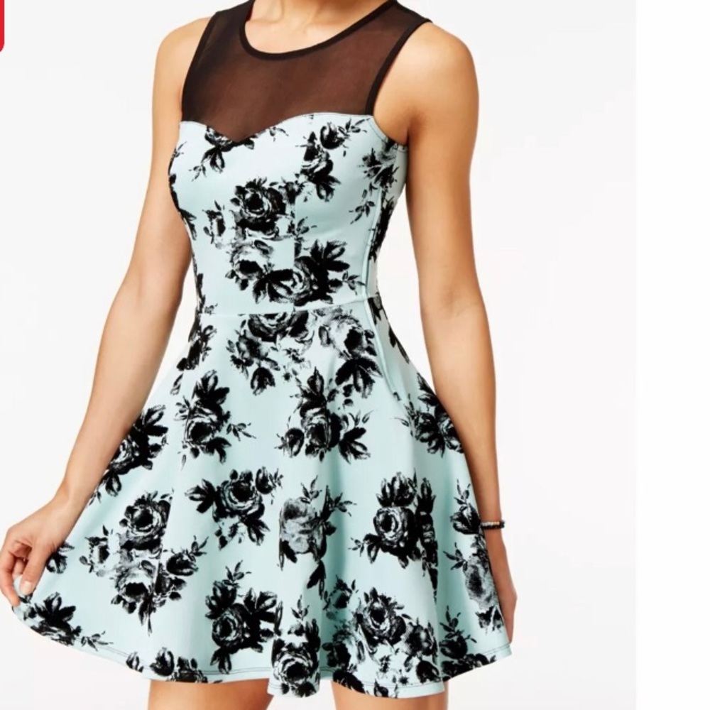 🧚🏻‍♂️NWT Trixxi Mini dress Juniors size M🧚🏻‍♂️